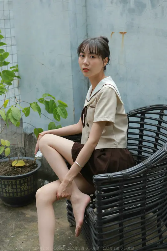 2022.02.08 丝享家999:团团《网易云长腿少女》 - IESS